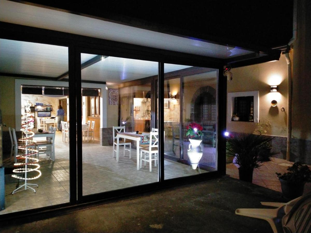 Villa Laura Apartment Giardini Naxos Ngoại thất bức ảnh
