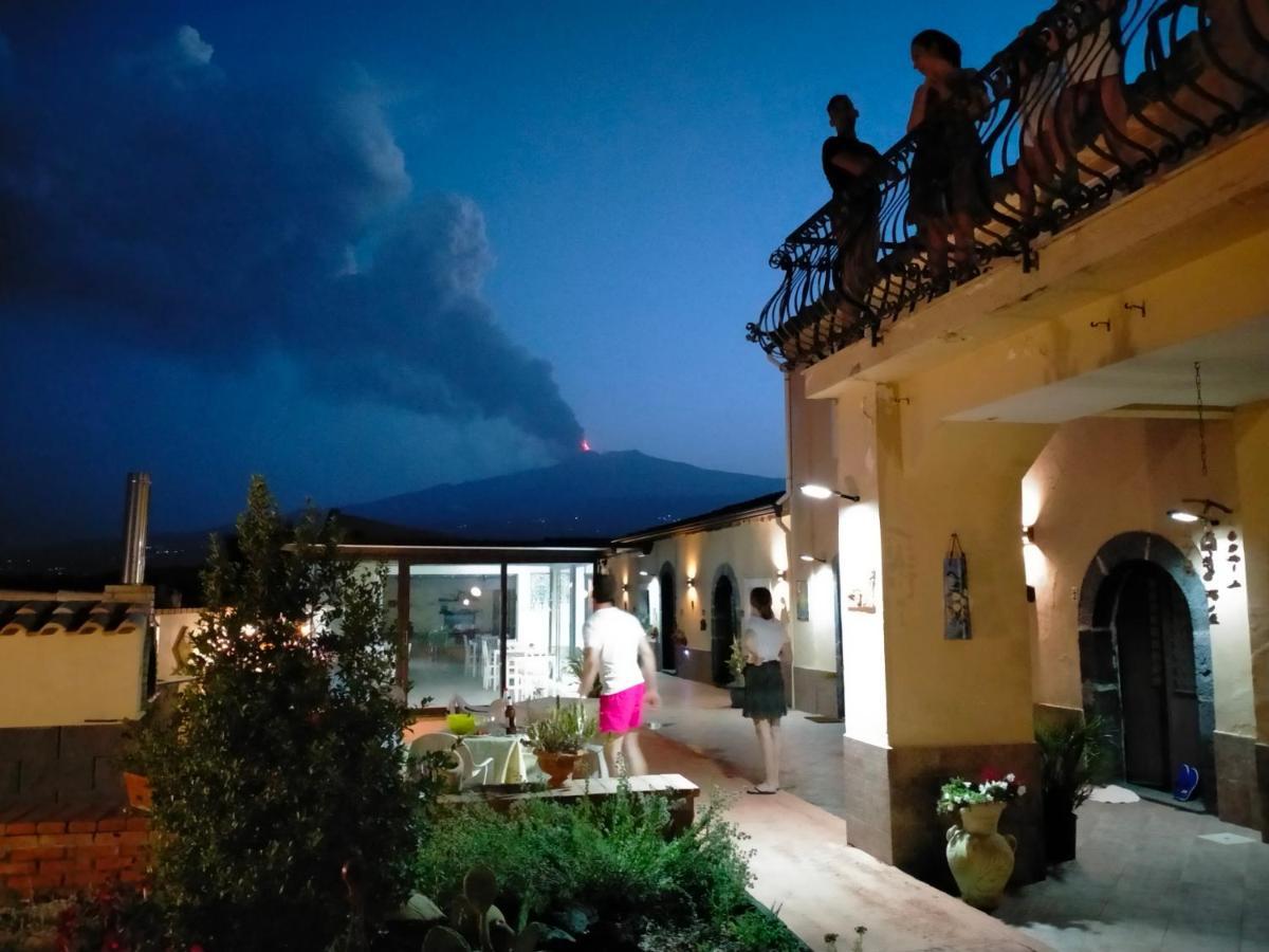 Villa Laura Apartment Giardini Naxos Ngoại thất bức ảnh