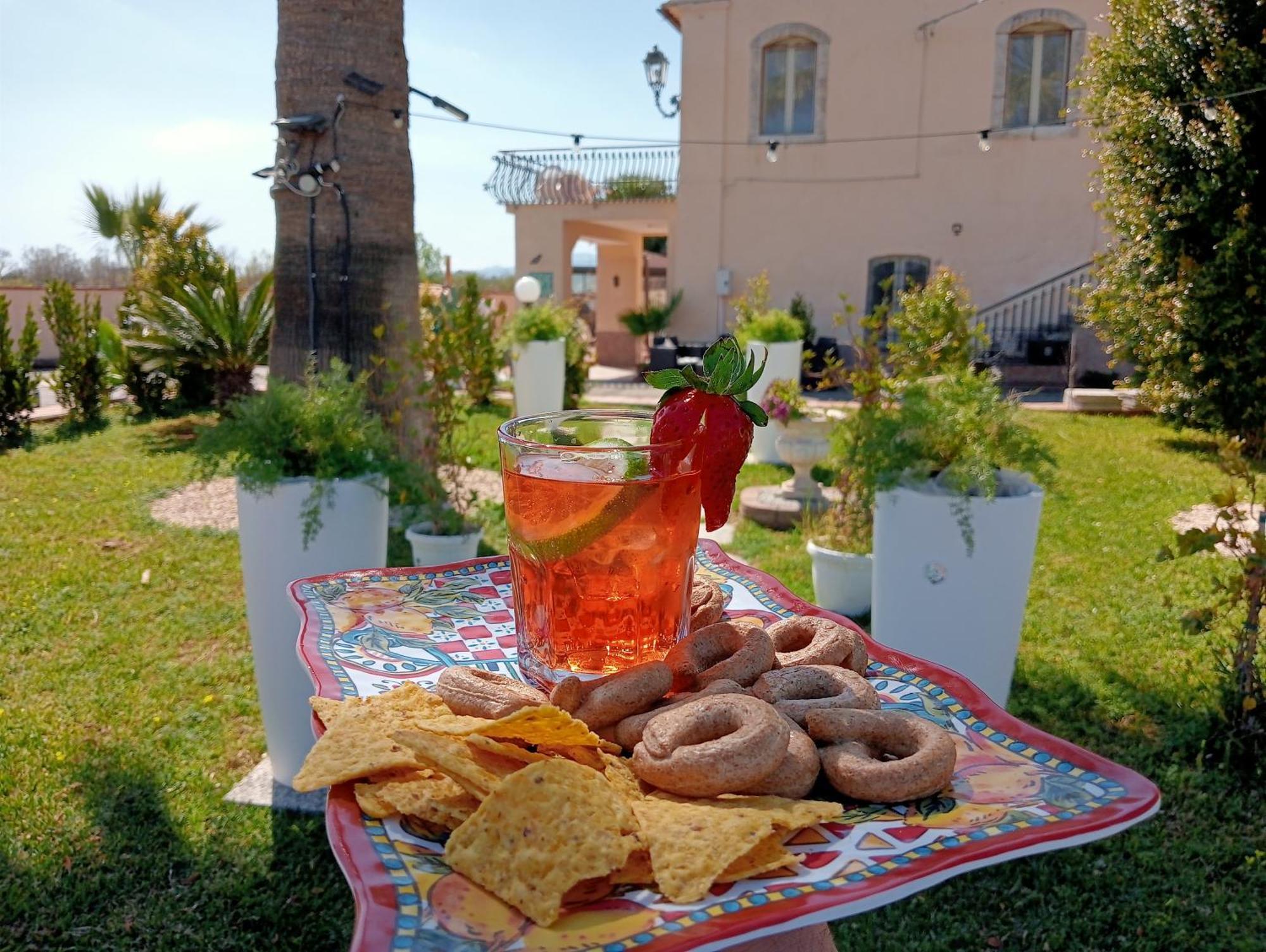 Villa Laura Apartment Giardini Naxos Ngoại thất bức ảnh