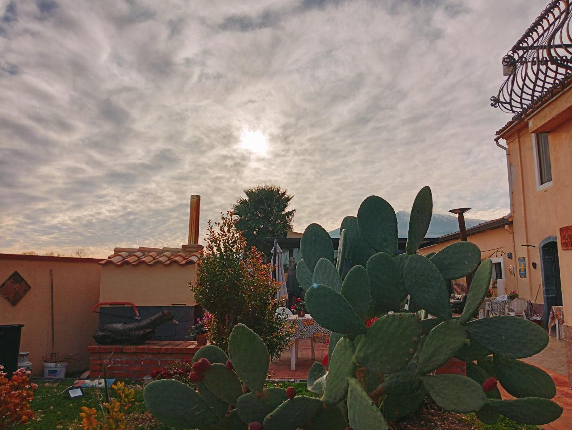 Villa Laura Apartment Giardini Naxos Ngoại thất bức ảnh