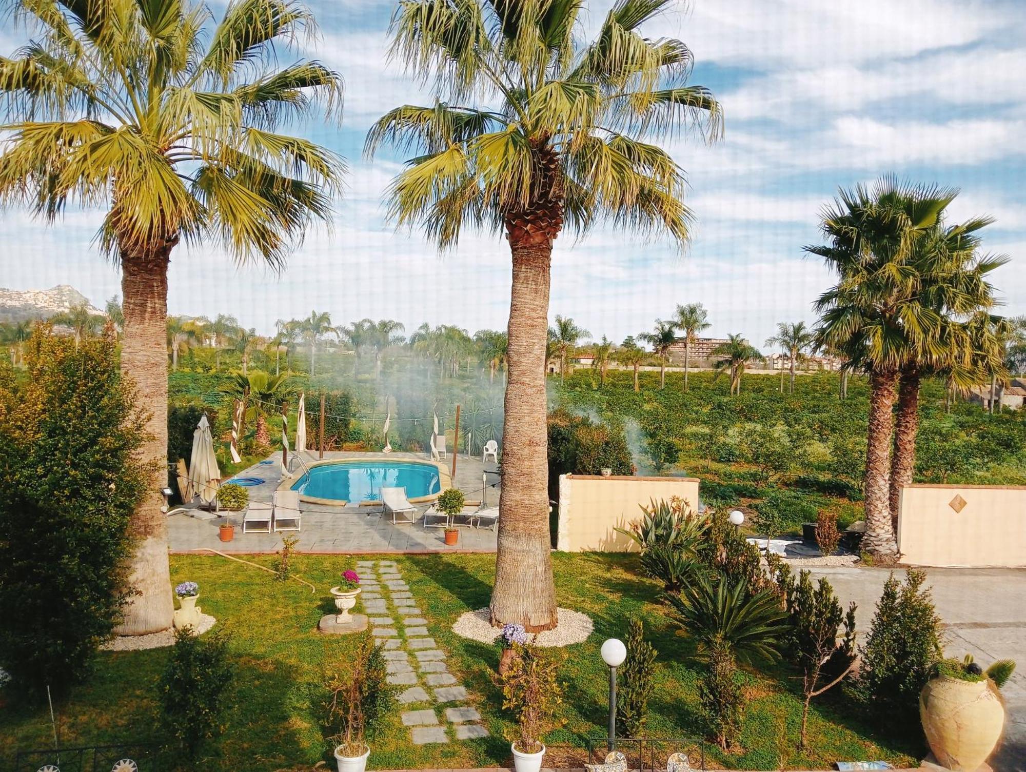 Villa Laura Apartment Giardini Naxos Ngoại thất bức ảnh