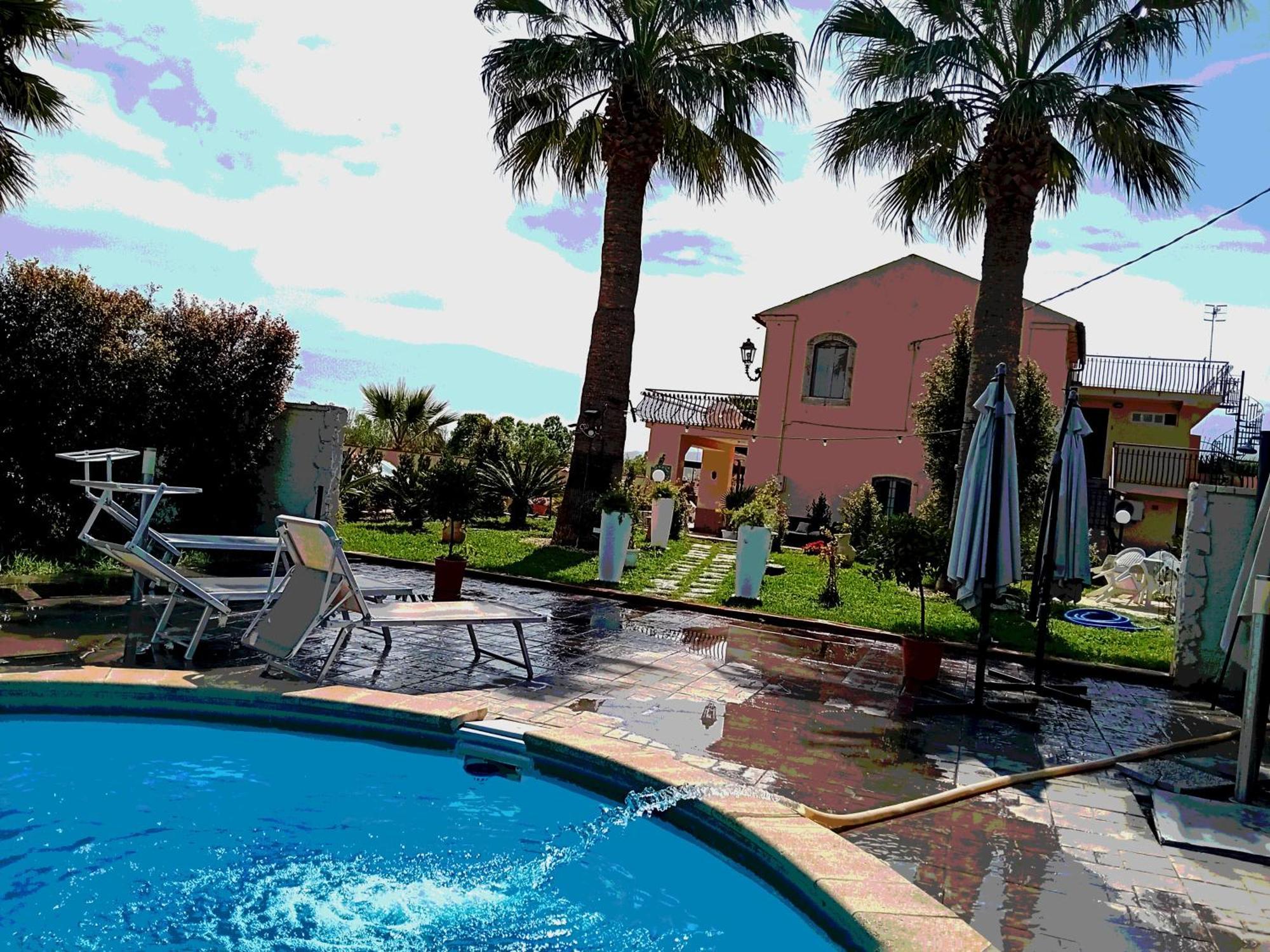 Villa Laura Apartment Giardini Naxos Ngoại thất bức ảnh