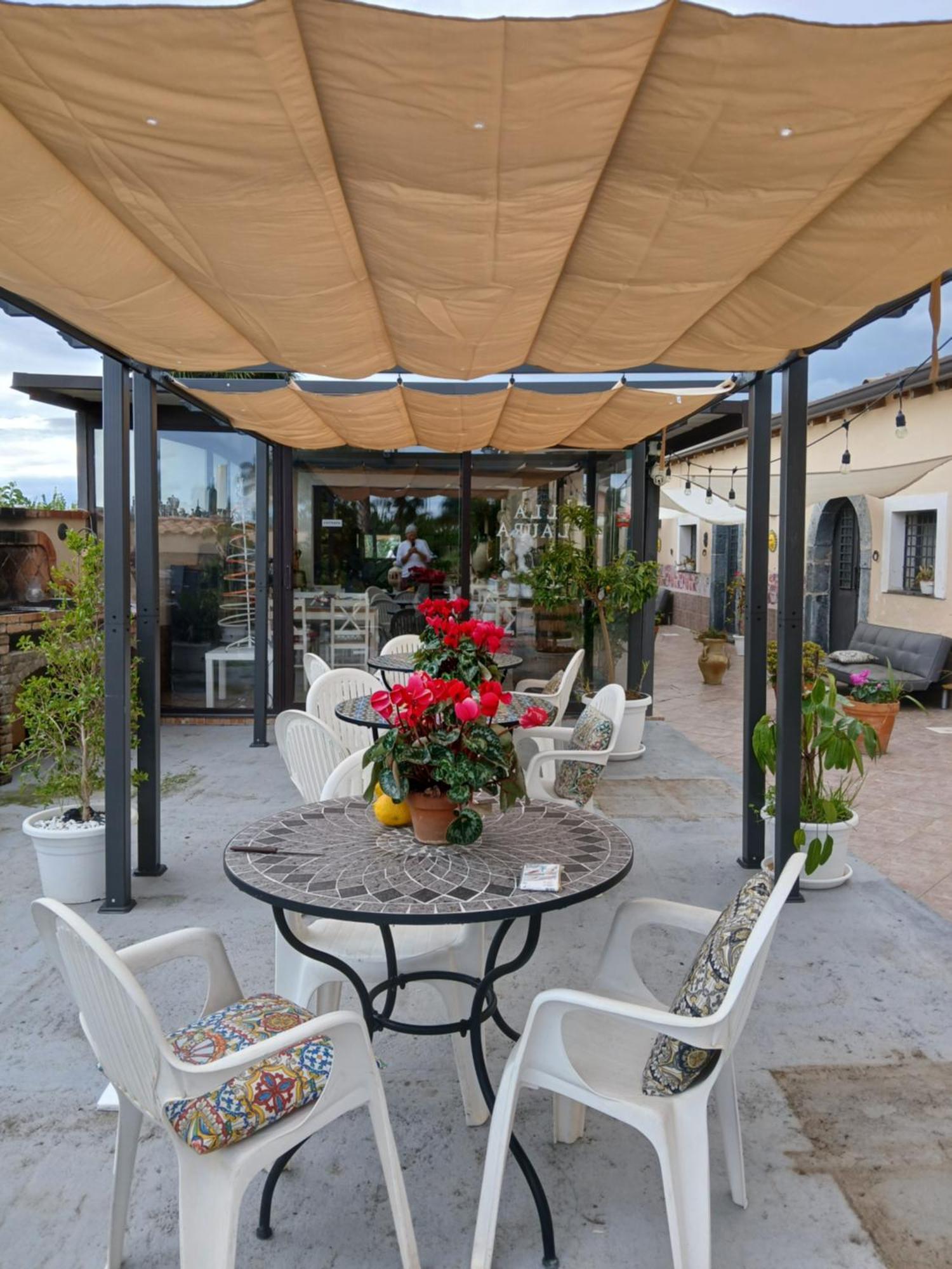 Villa Laura Apartment Giardini Naxos Ngoại thất bức ảnh