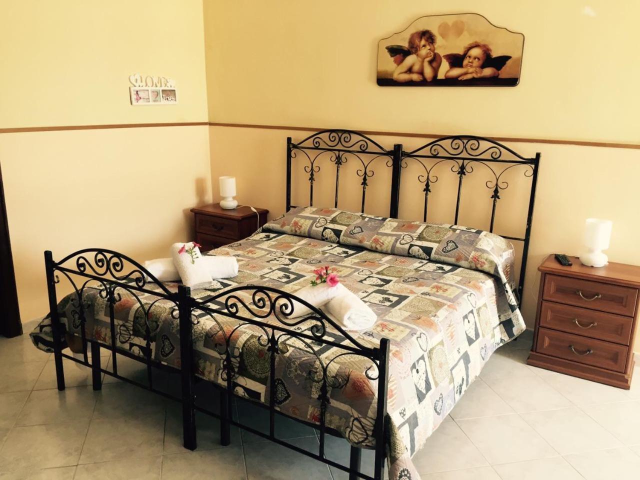 Villa Laura Apartment Giardini Naxos Ngoại thất bức ảnh