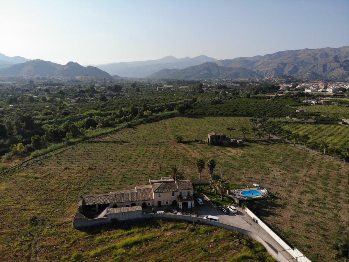 Villa Laura Apartment Giardini Naxos Ngoại thất bức ảnh